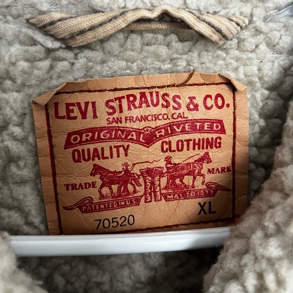 Levi’s Chore Coat - Picture 3 of 3